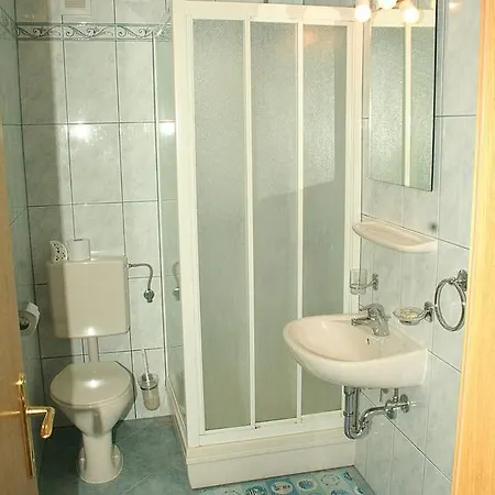 Omis 12194a